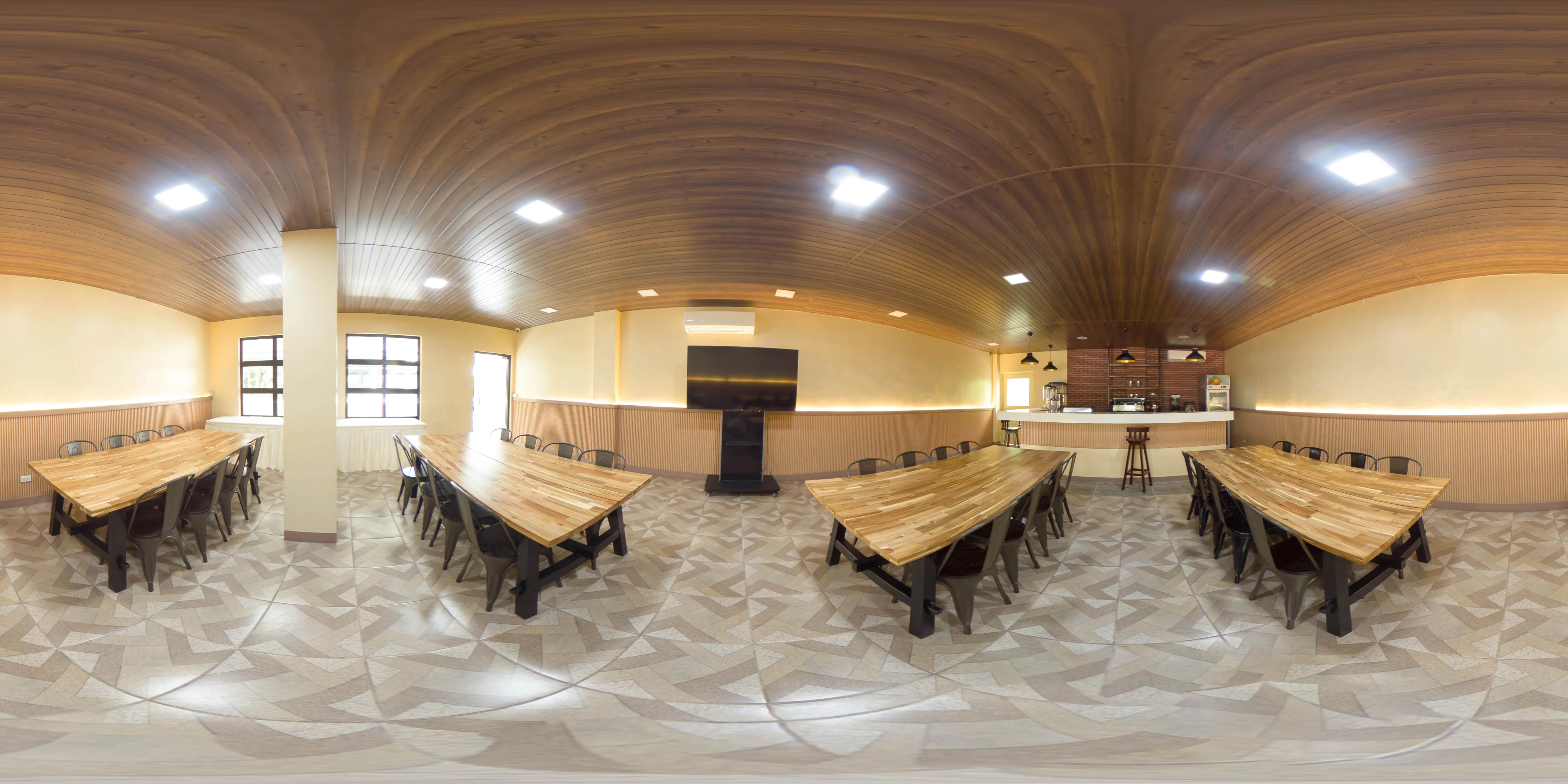 Bar & Restaurant Room